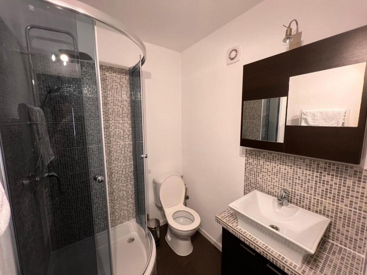 Stella Apartment Братислава Екстериор снимка